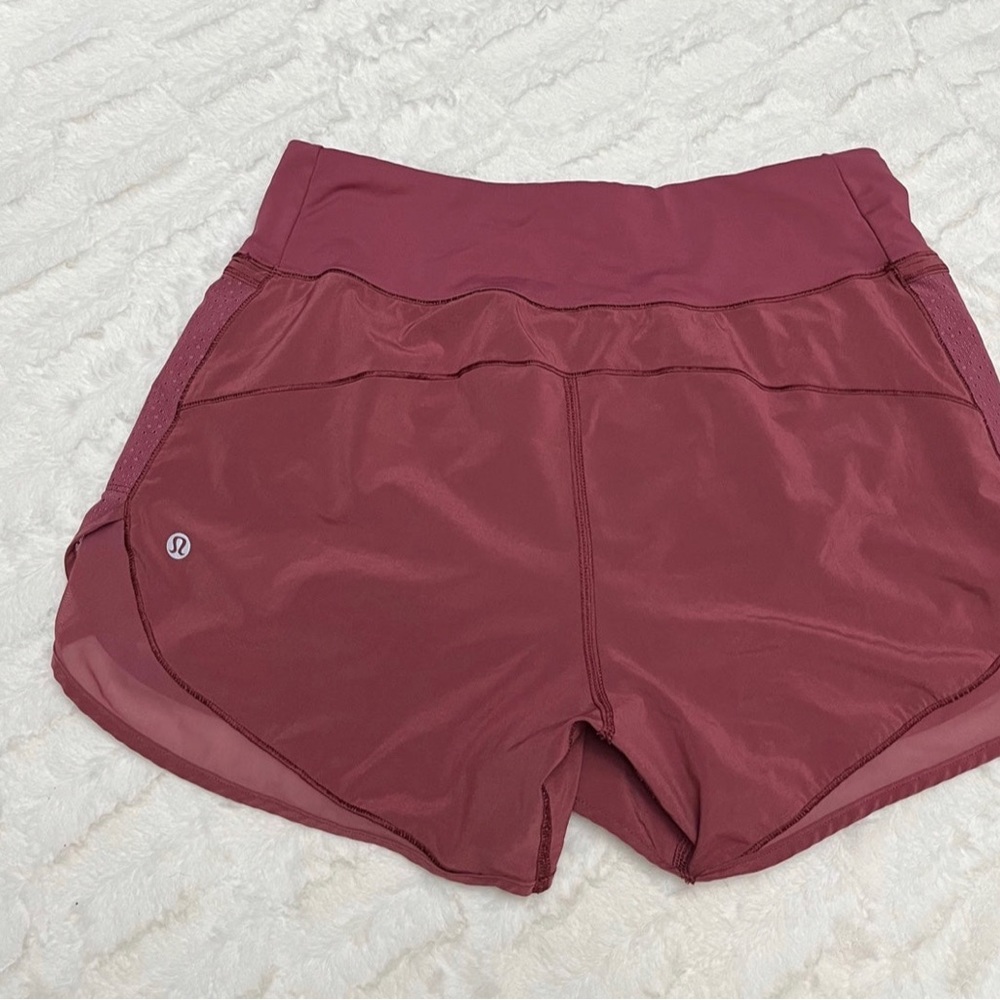 Lululemon Over & Above Shorts 6 #6-05 - Picture 6 of 14
